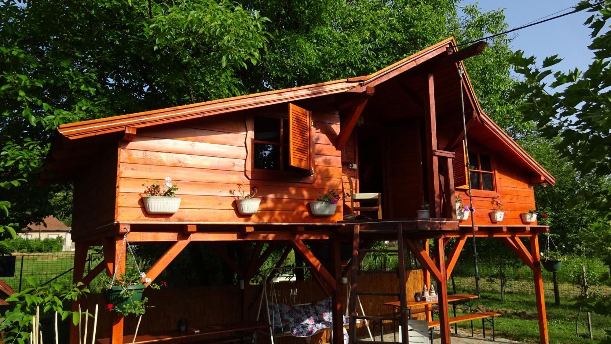 Holiday Vendeghaz Es Szabadidokert Jardanhaza Bagian luar foto