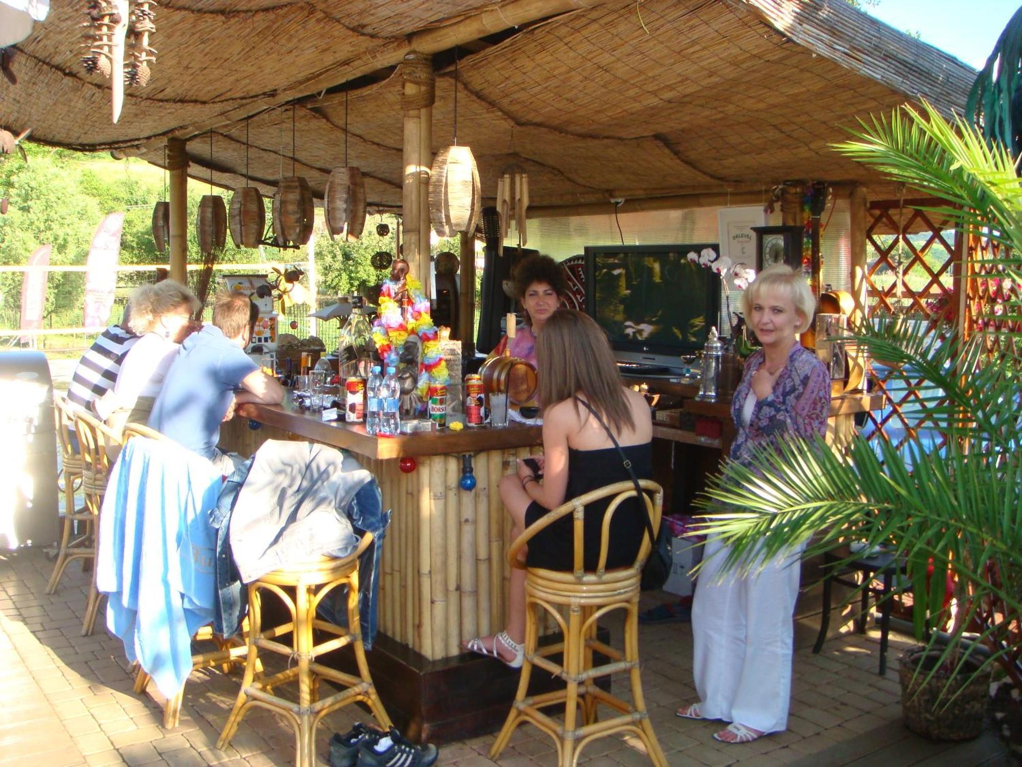 Holiday Vendeghaz Es Szabadidokert Jardanhaza Bagian luar foto