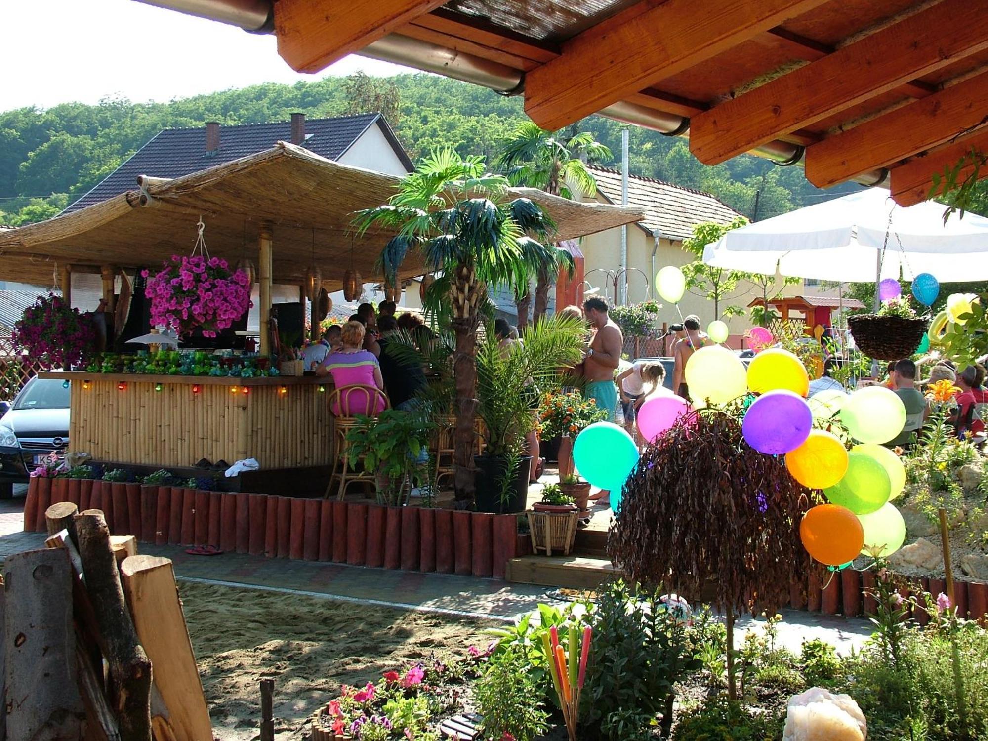 Holiday Vendeghaz Es Szabadidokert Jardanhaza Bagian luar foto
