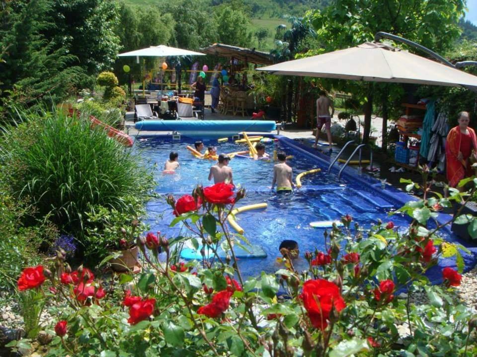 Holiday Vendeghaz Es Szabadidokert Jardanhaza Bagian luar foto