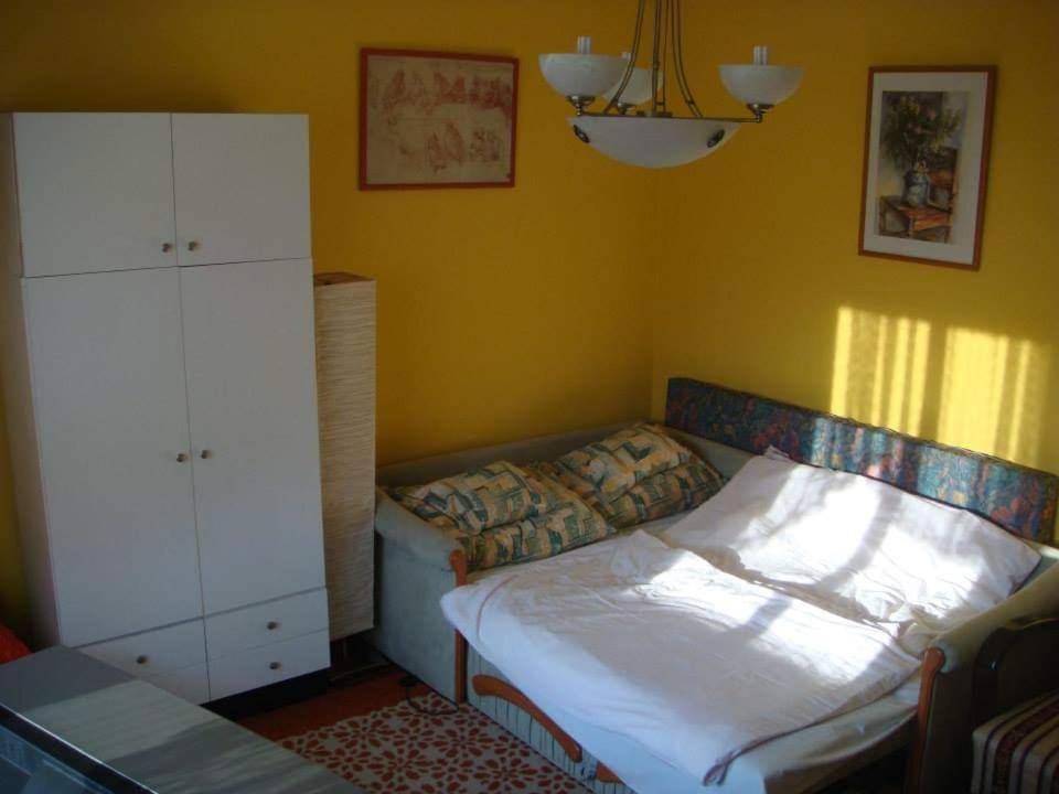 Holiday Vendeghaz Es Szabadidokert Jardanhaza Bagian luar foto