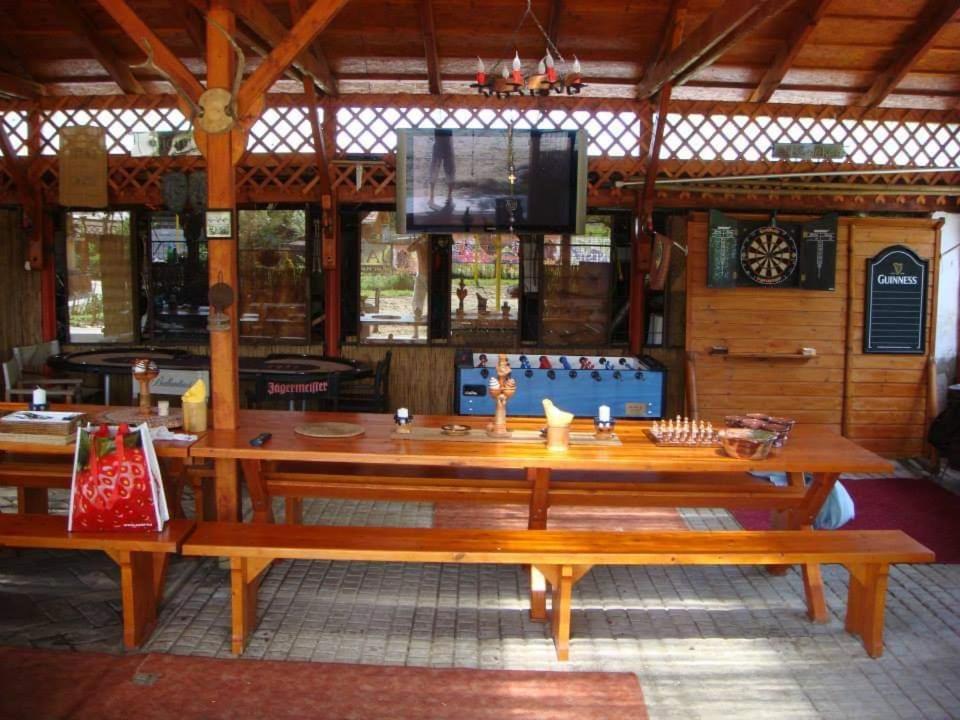 Holiday Vendeghaz Es Szabadidokert Jardanhaza Bagian luar foto