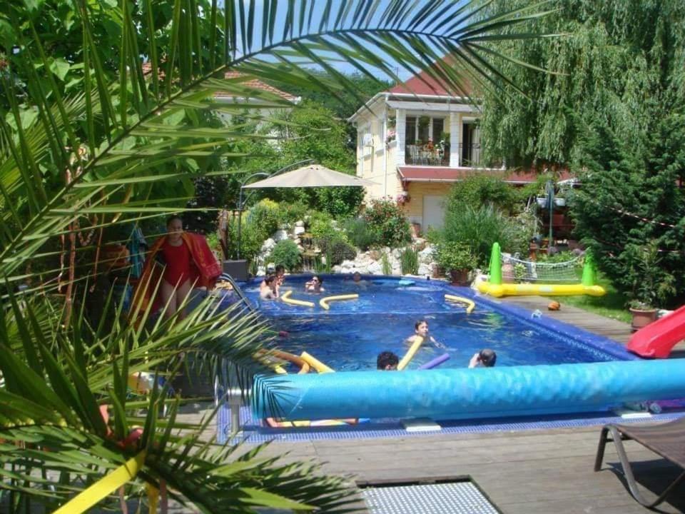 Holiday Vendeghaz Es Szabadidokert Jardanhaza Bagian luar foto