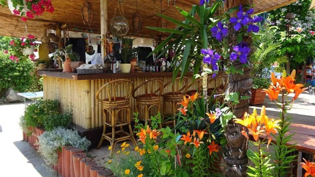 Holiday Vendeghaz Es Szabadidokert Jardanhaza Bagian luar foto