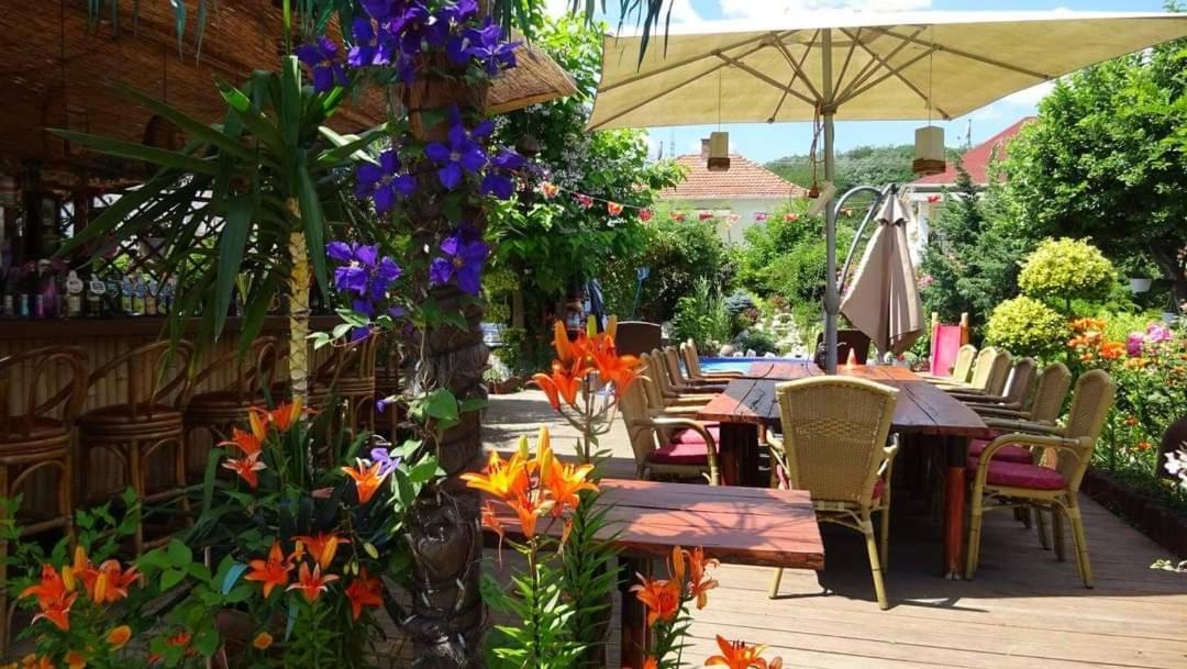 Holiday Vendeghaz Es Szabadidokert Jardanhaza Bagian luar foto